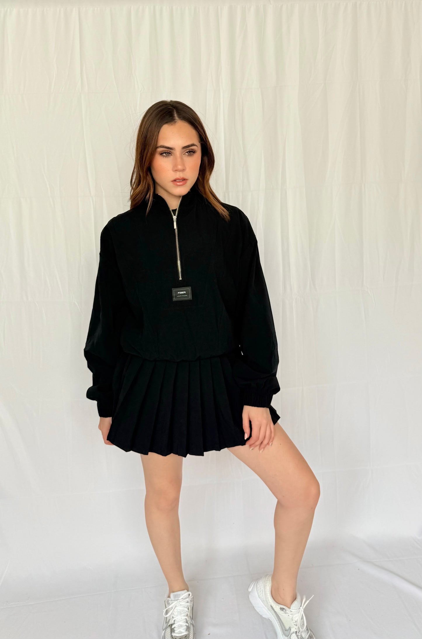 CHAQUETA LOOSE FIT NEGRA CLASSY