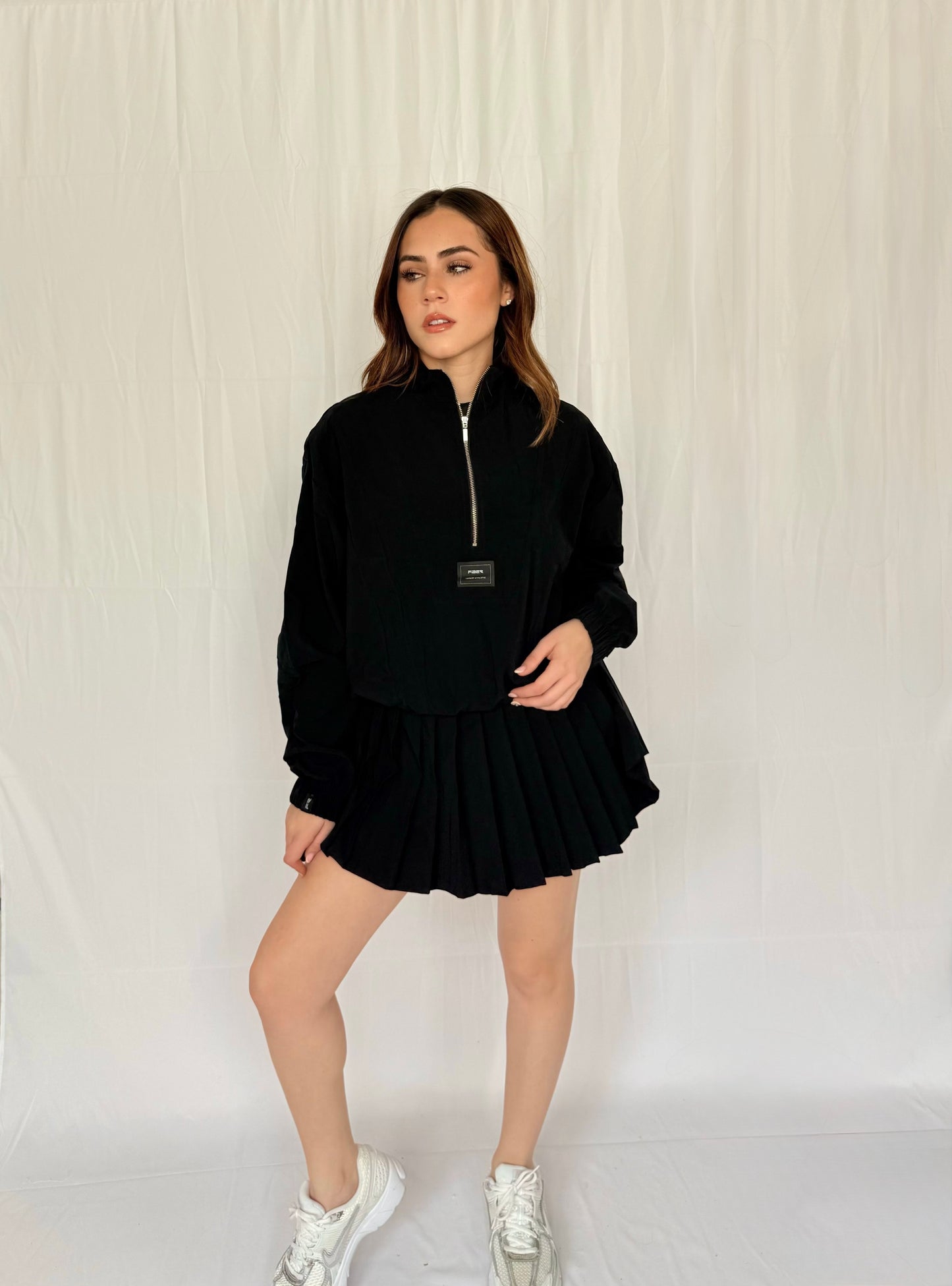 CHAQUETA LOOSE FIT NEGRA CLASSY