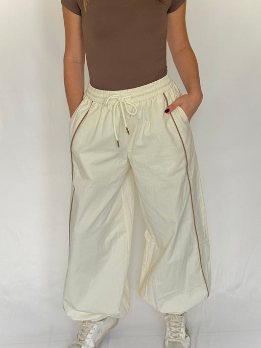 Balloon Pants With Piping