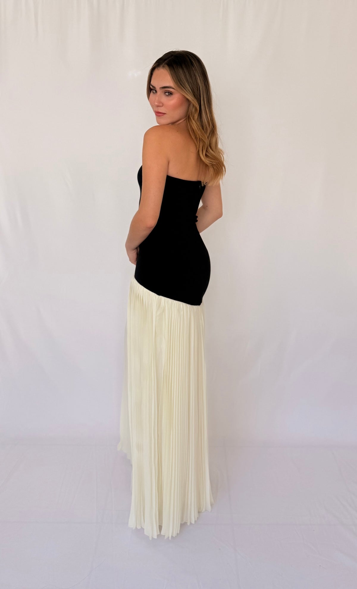 STRAPLESS FIT BODICE PLEATED SKIRT MIX MAXI DRESS