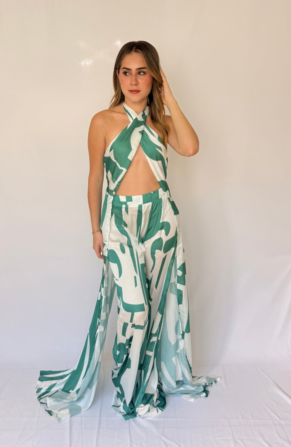 ABSTRACT SHAPE PRINT HALTER SET