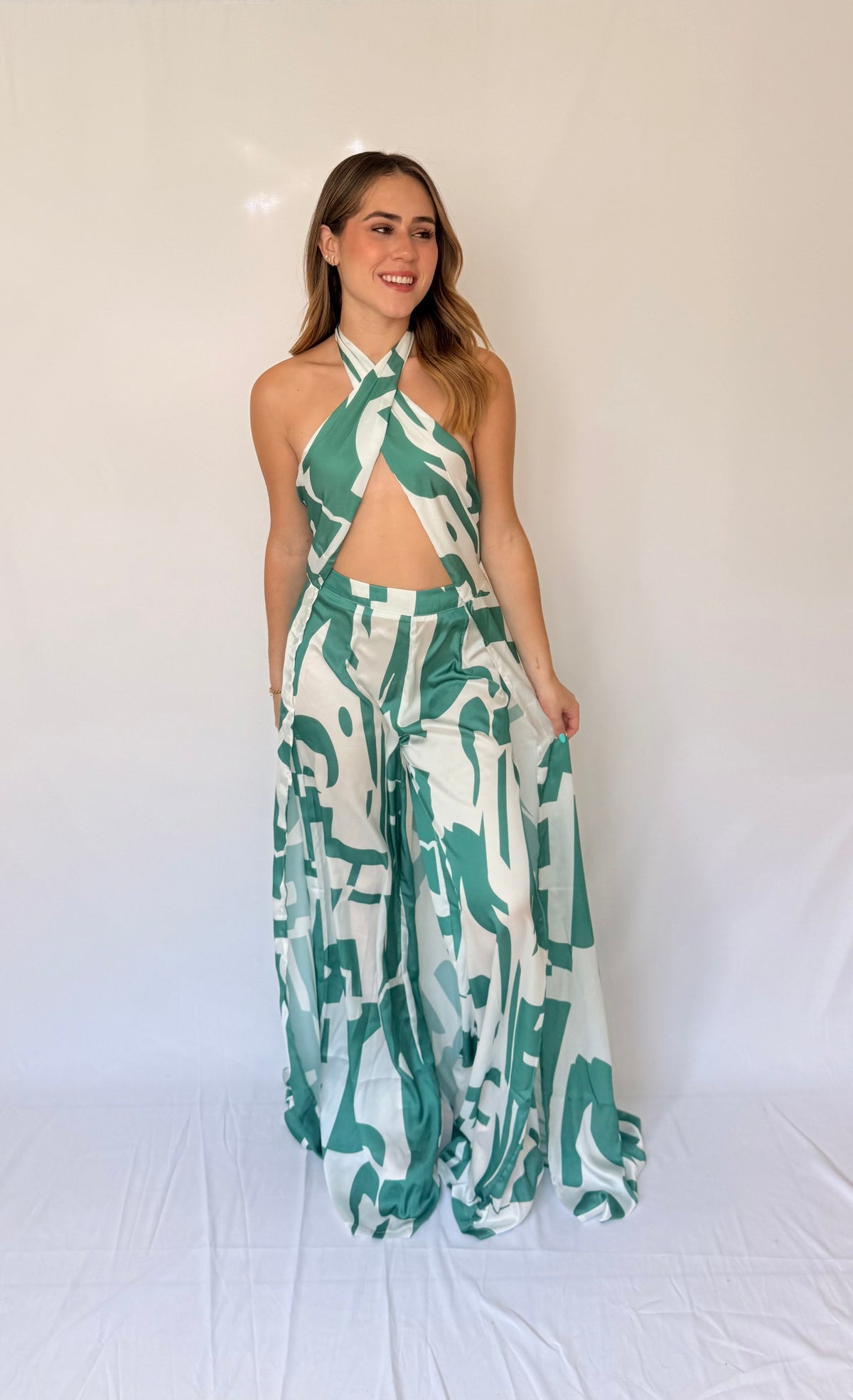 ABSTRACT SHAPE PRINT HALTER SET