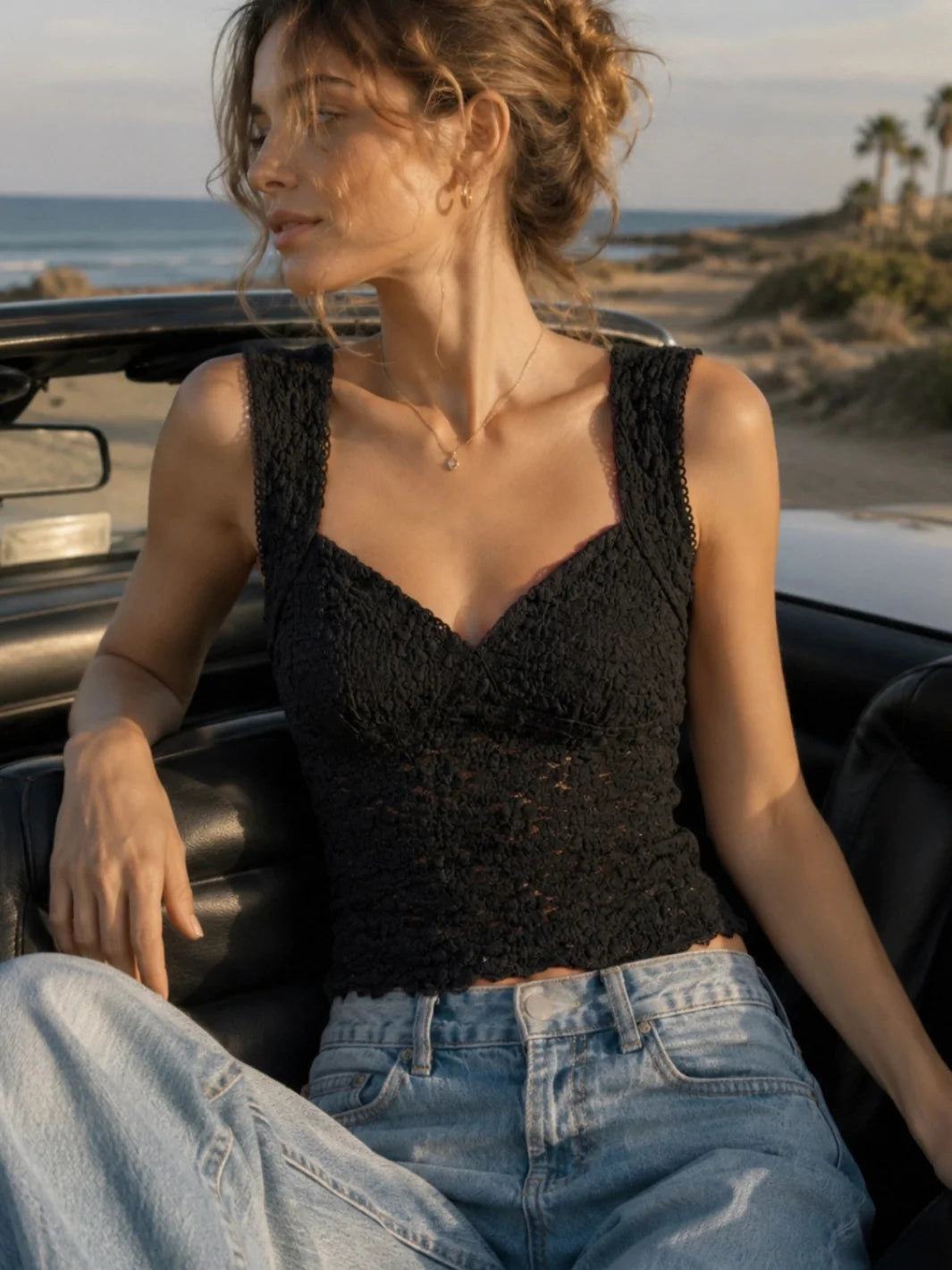 SOFT LACE SLEEVELESS TOP BLACK